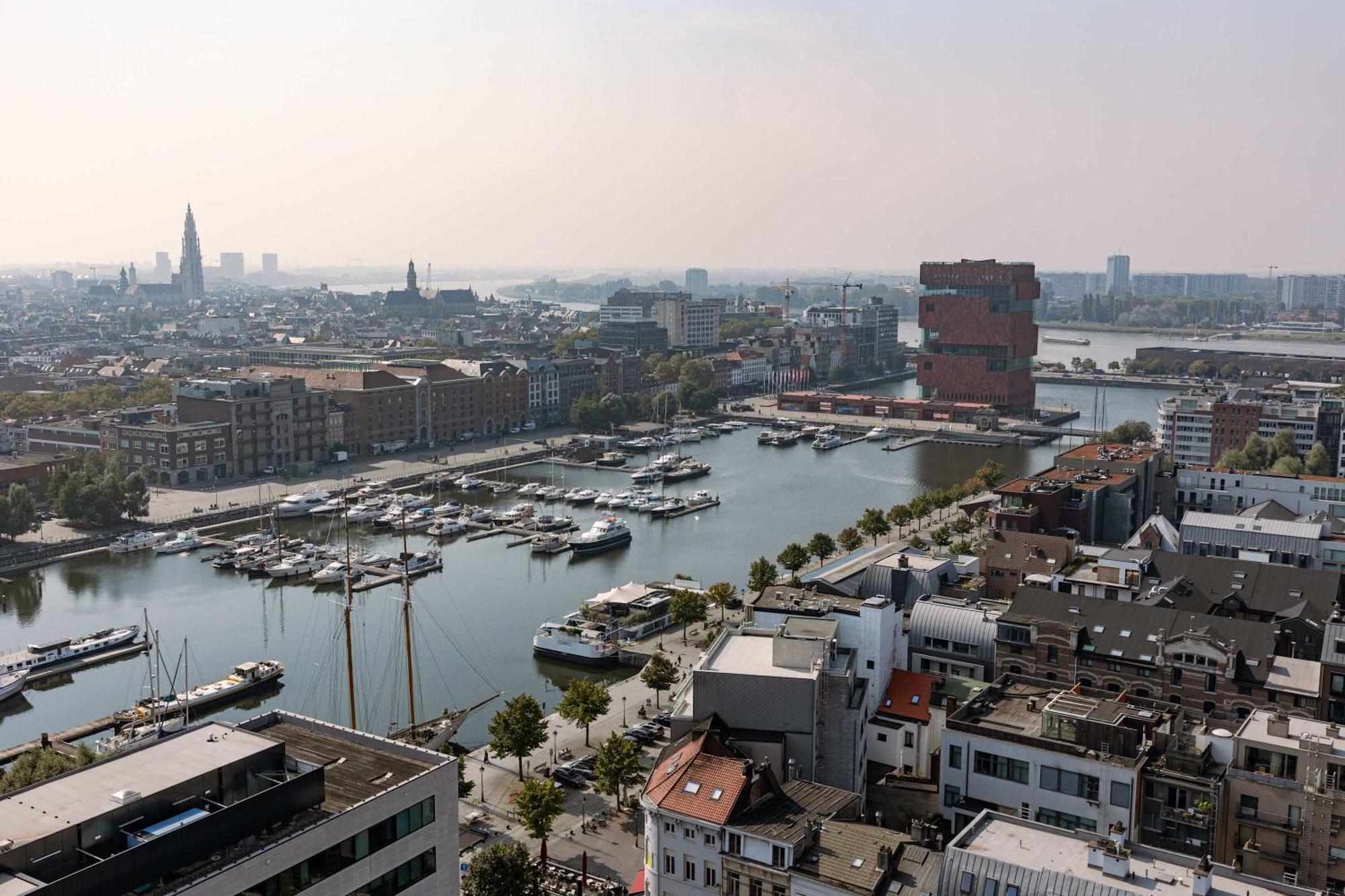 Appartement Modern With Views & 2 Bedrooms