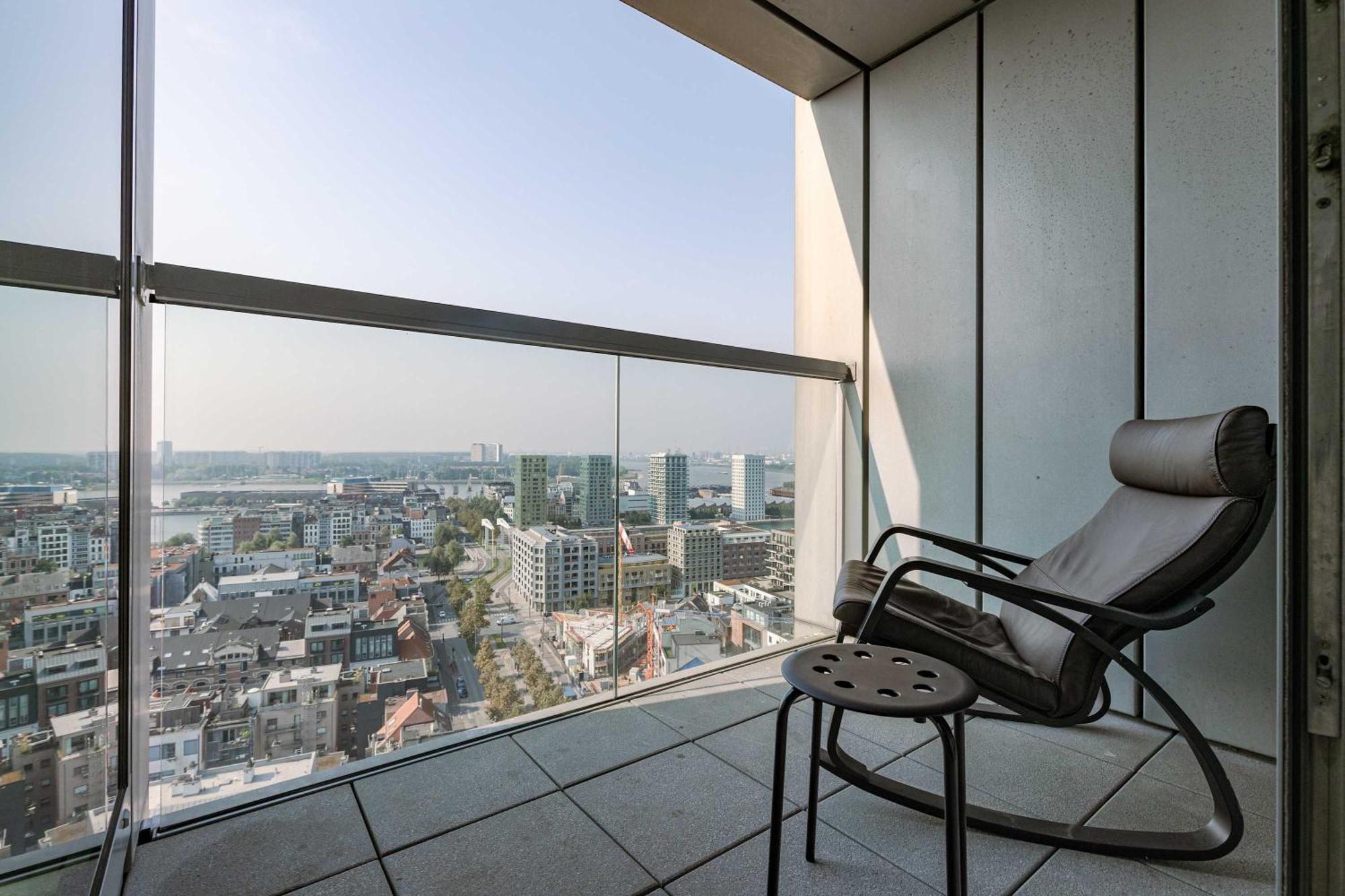Modern With Views & 2 Bedrooms Appartement