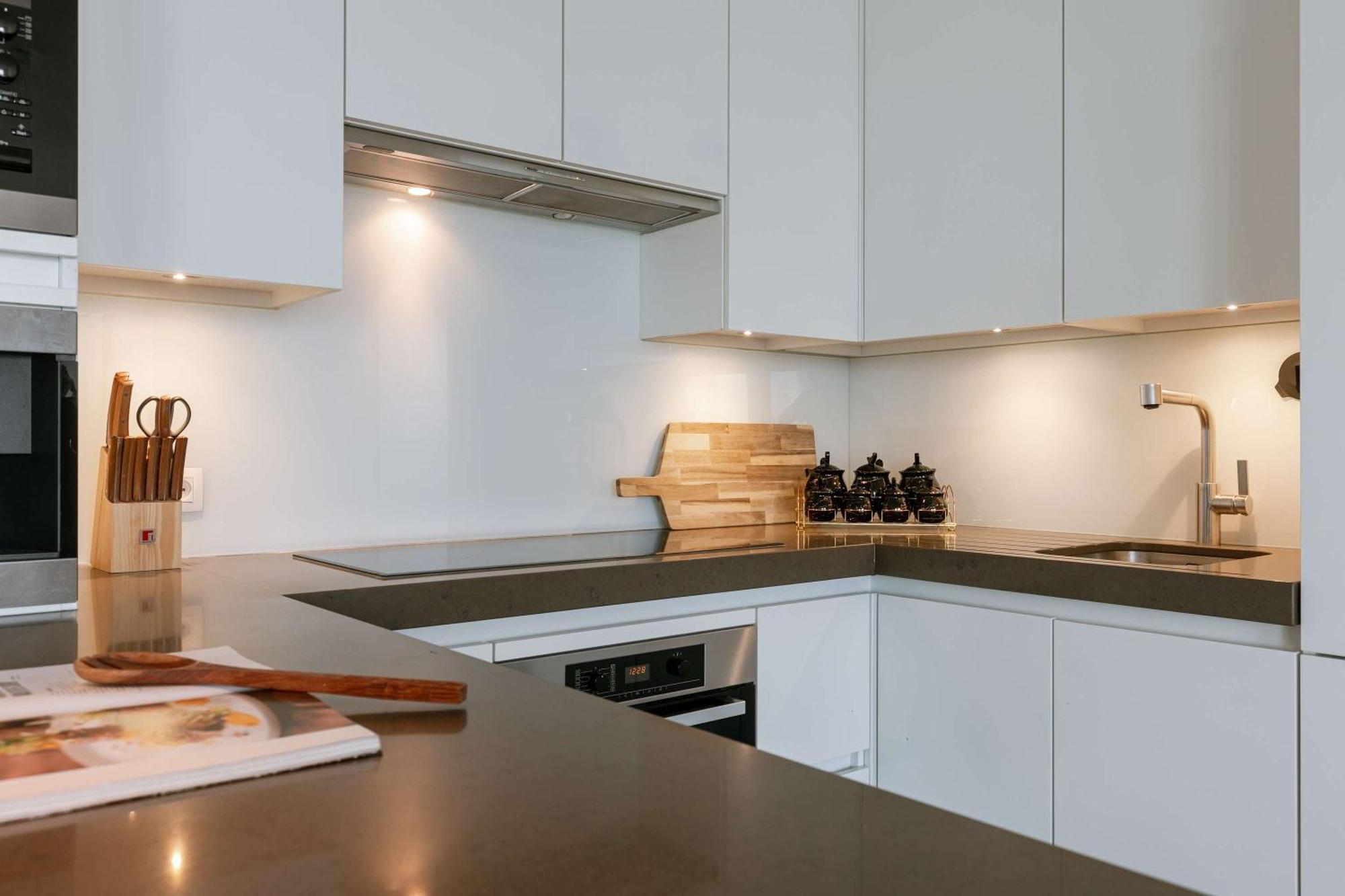 Appartement Modern With Views & 2 Bedrooms