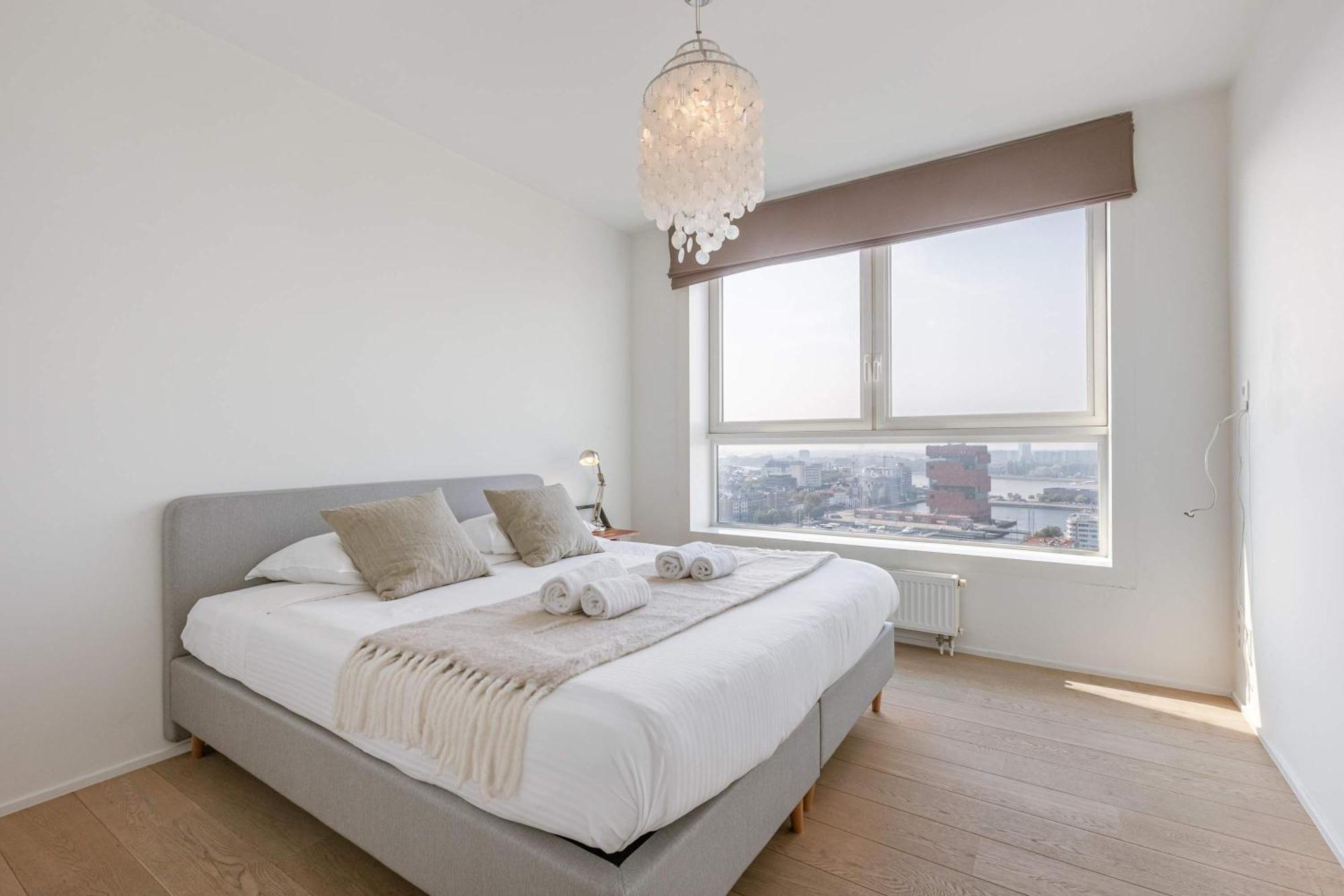 Modern With Views & 2 Bedrooms Antwerpen