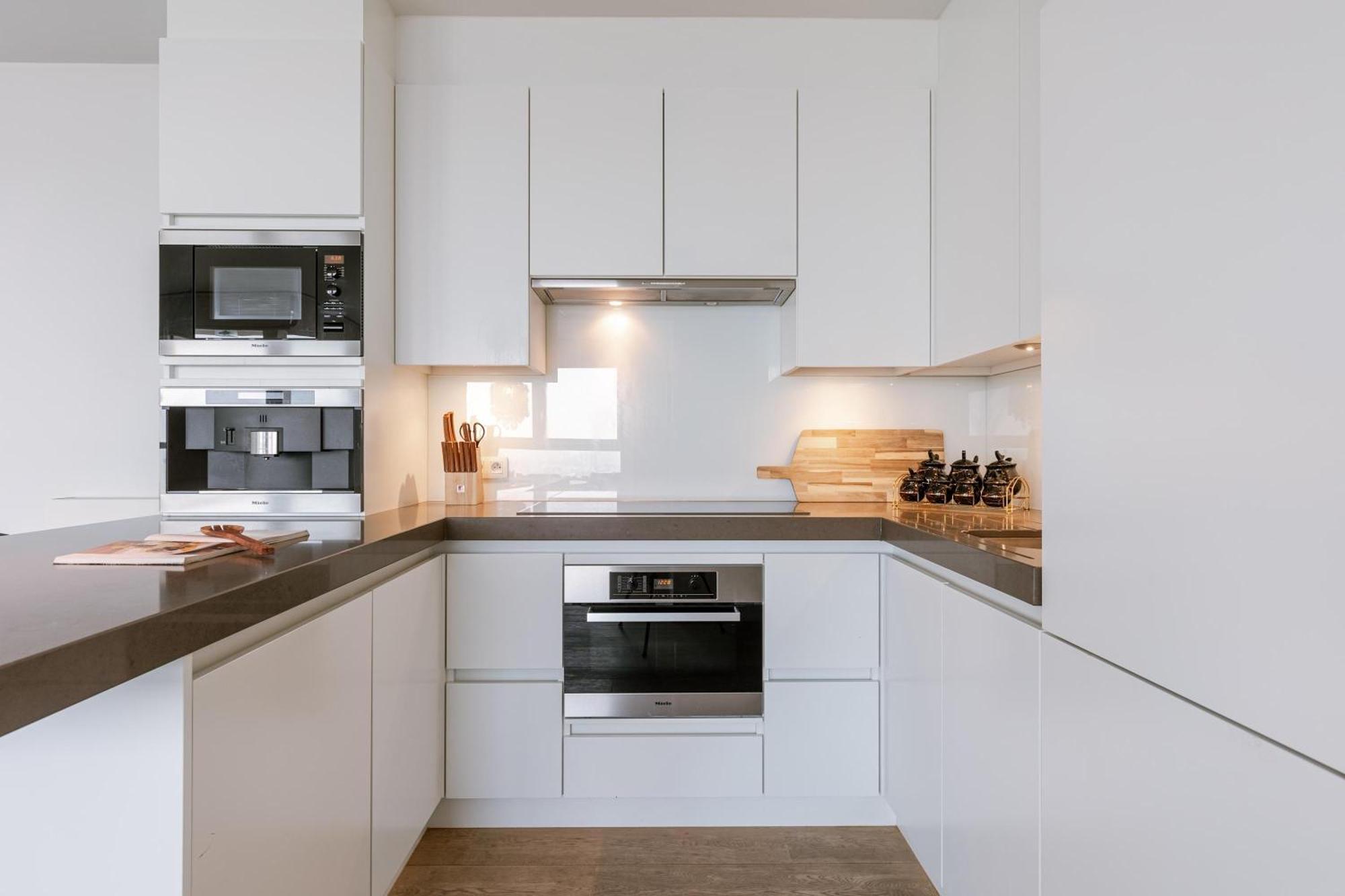 Modern With Views & 2 Bedrooms Appartement