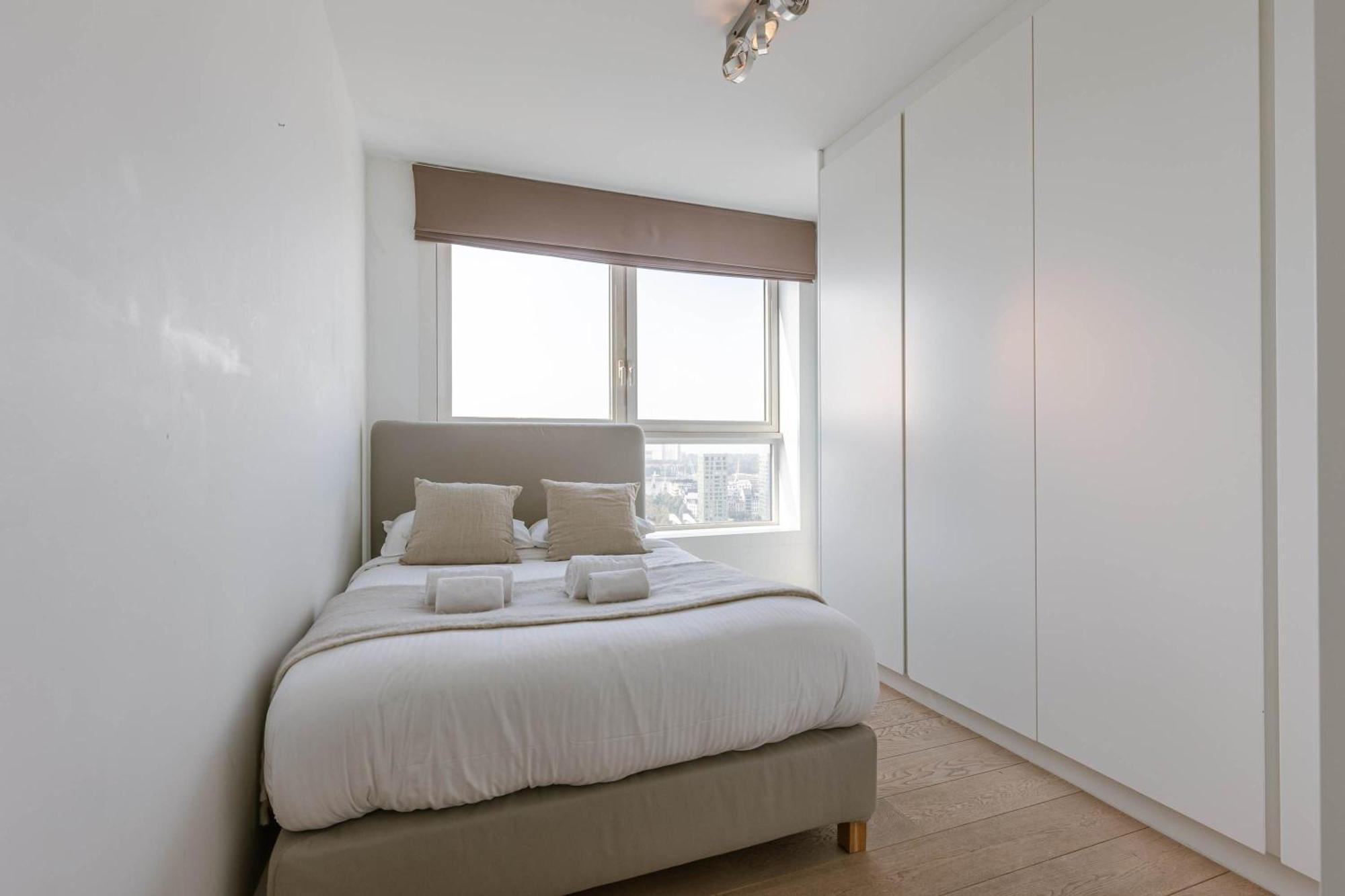 Modern With Views & 2 Bedrooms *